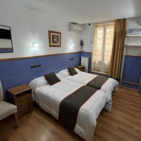 Pension Irune By Vivere Stays San Sebastián Exteriör bild