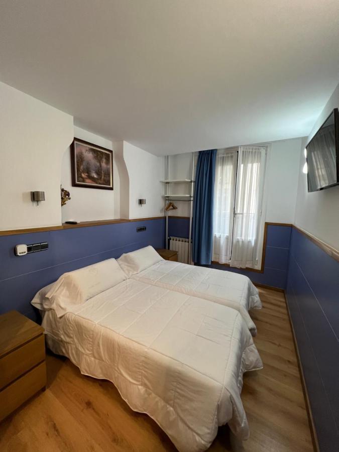 Pension Irune By Vivere Stays San Sebastián Exteriör bild