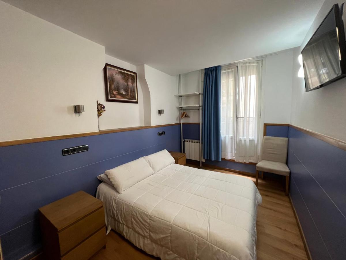 Pension Irune By Vivere Stays San Sebastián Exteriör bild