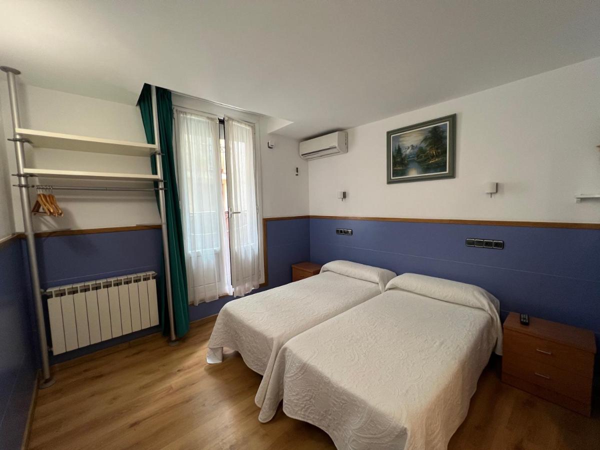 Pension Irune By Vivere Stays San Sebastián Exteriör bild